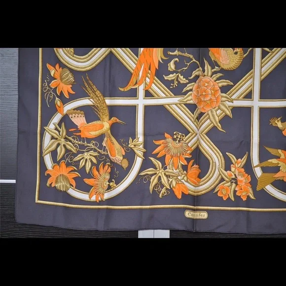 Vintage Hermès Caraïbes Scarf - Picture 4 of 12